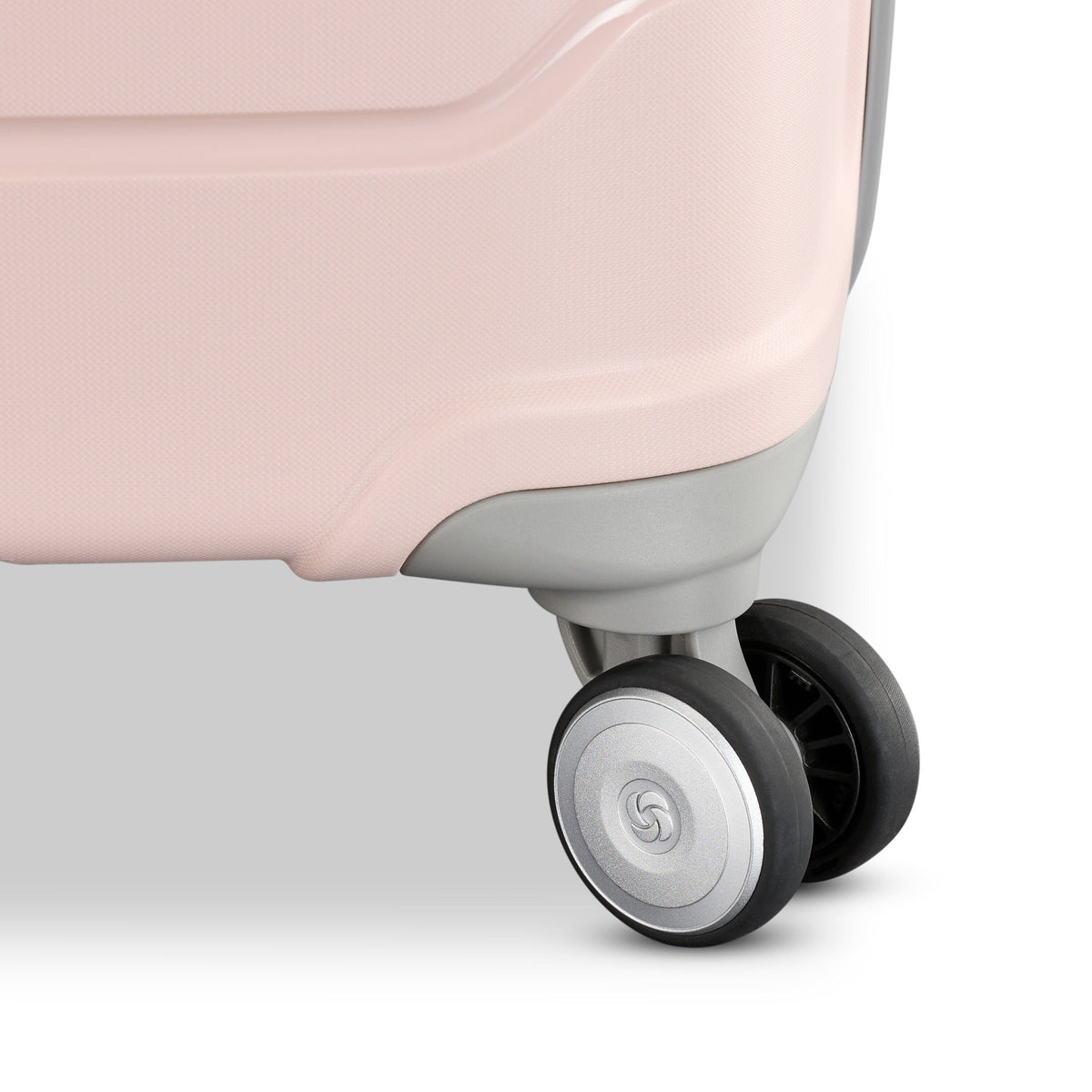 Freeform Carry-On Spinner